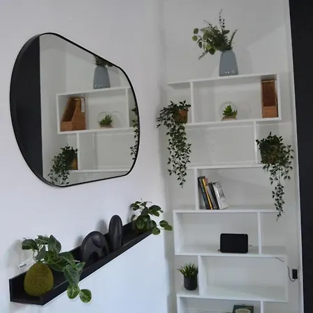Modern Close To Centre Holiday home *